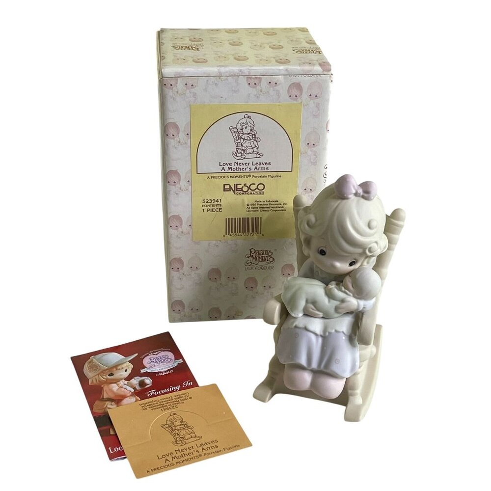 VTG Precious Moments 523941 Love Never Leaves A Mothers Arms in Box u